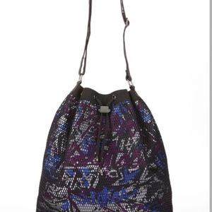 Fabletic Large Tote with black mesh